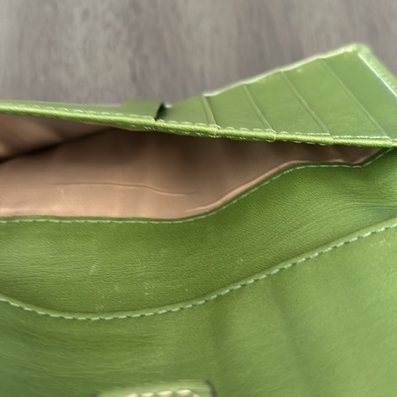 Coach skinny card and bills holder - green olive preloved - Picture 8 of 8